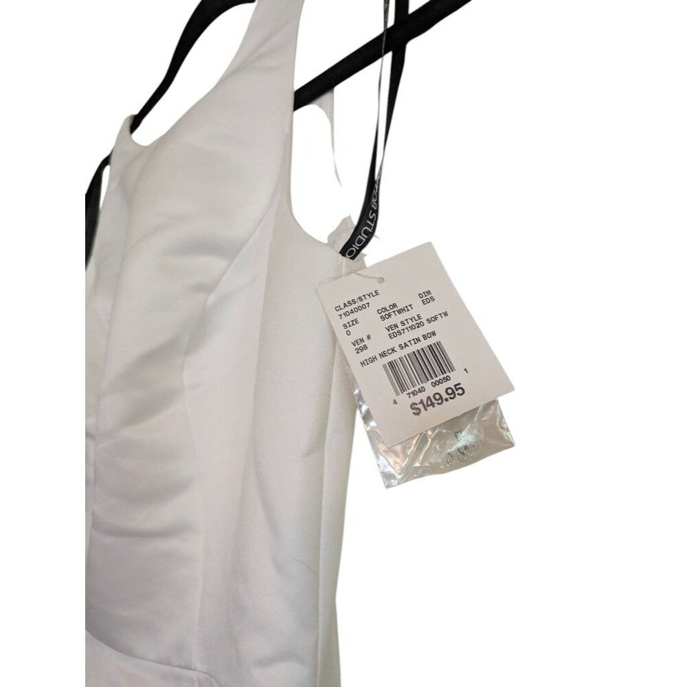 Minimalist Sleeveless Ivory Satin Wedding Dress with Bow Back Detail - Picture 4 of 5